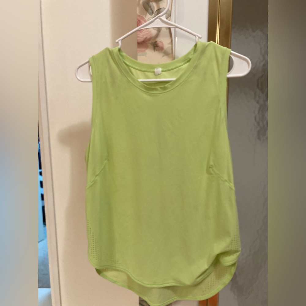 Lululemon tank top